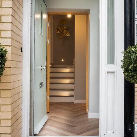 London'S Modern Nuance Apartment - Battersea Eksteriør bilde
