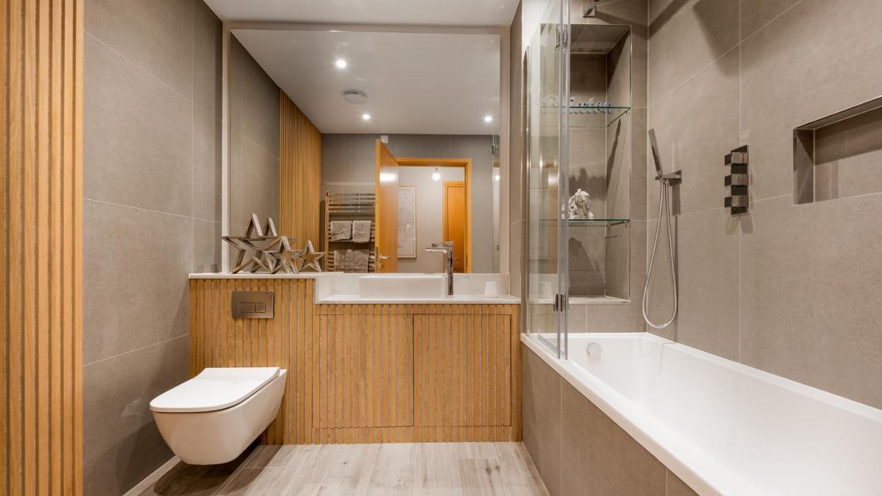 London'S Modern Nuance Apartment - Battersea Eksteriør bilde