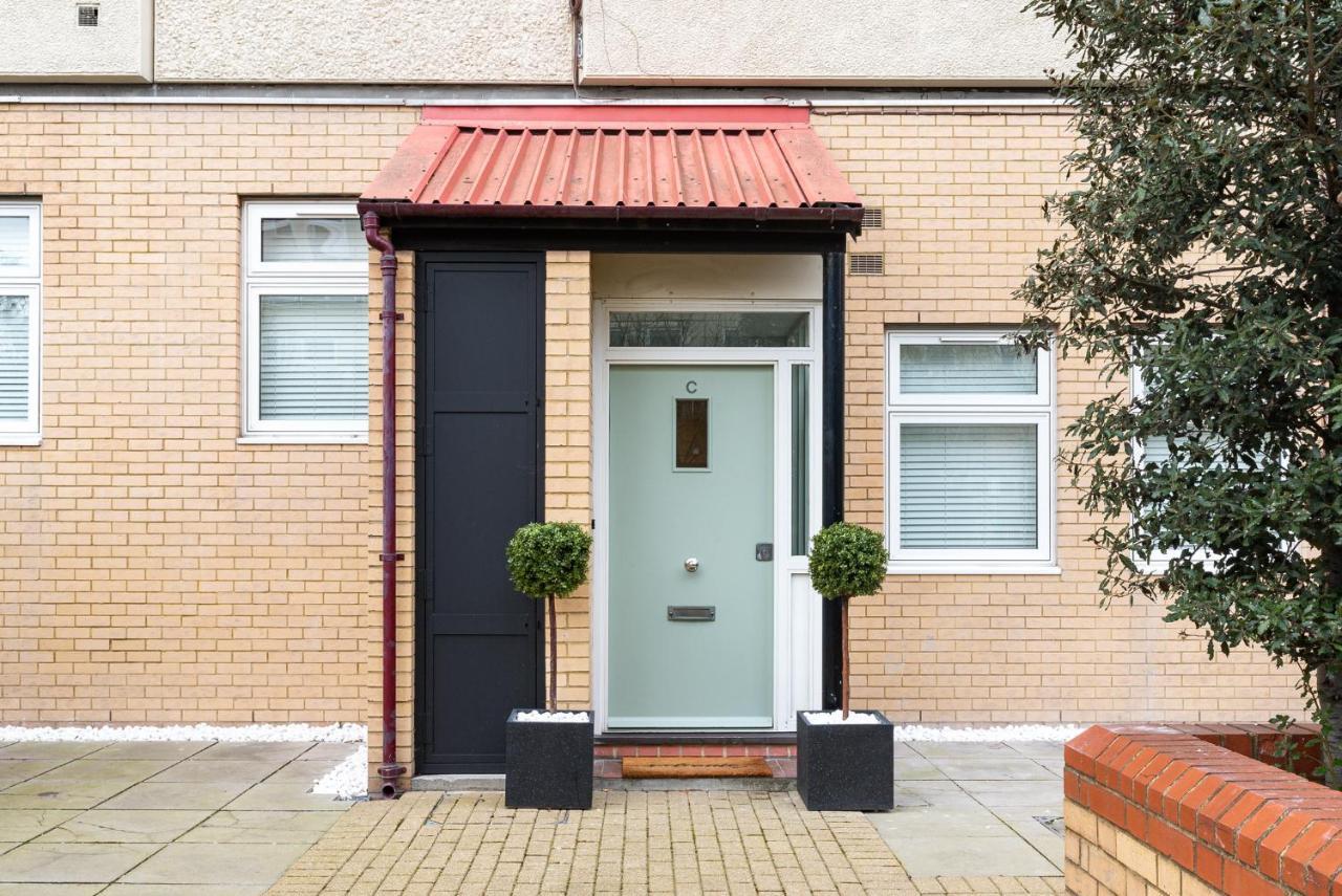 London'S Modern Nuance Apartment - Battersea Eksteriør bilde
